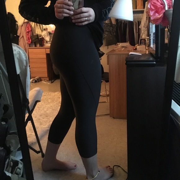 Adidas Mid-Rise Black Crop Leggings - Picture 4 of 4
